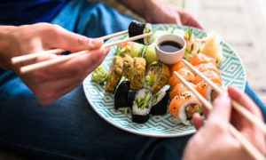 can-you-eat-sushi-while-pregnant400x240-300x180